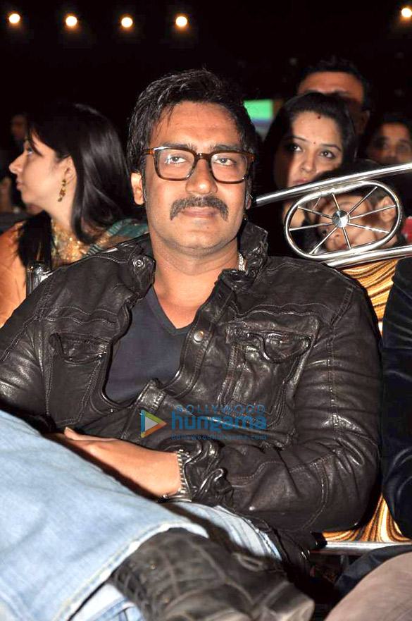 bollywood biggies at umang police show 2013 61