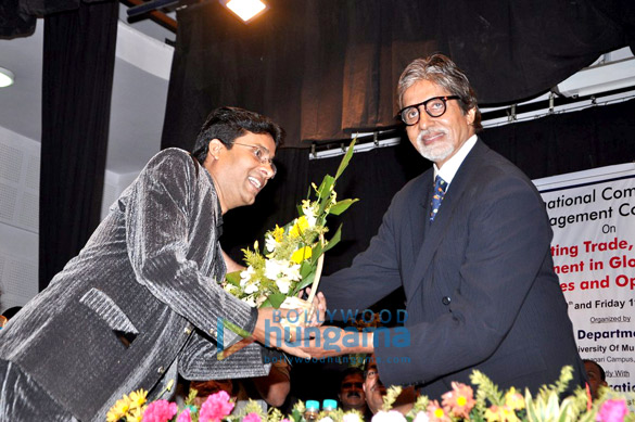amitabh bachchan at international commerce and management conference 3