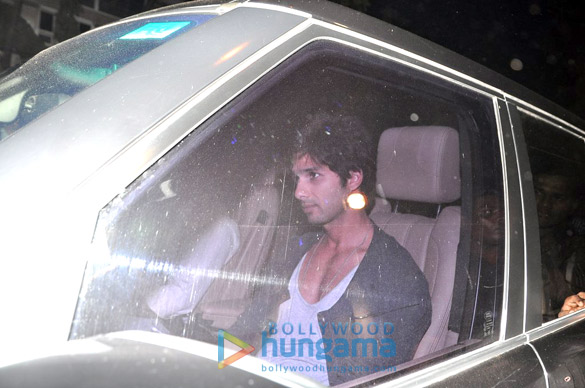 shahid kapoor snapped in bandra 2