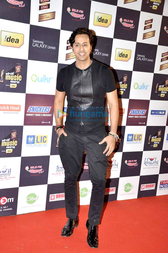 red carpet of mirchi music awards 50