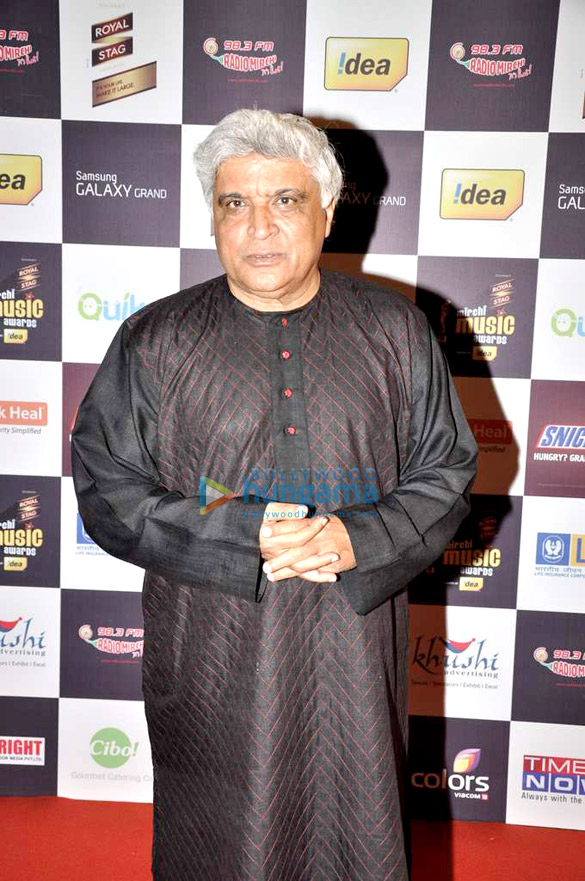 red carpet of mirchi music awards 26