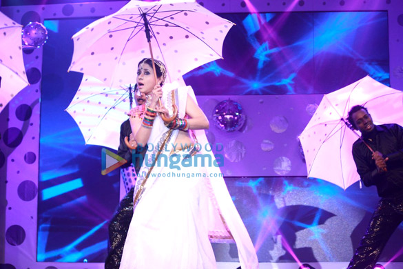 rani urmila juhi at gr8 women awards in dubai 7