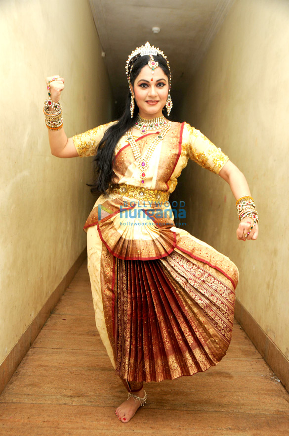 gracy singh performs at ravindra natya mandir 6
