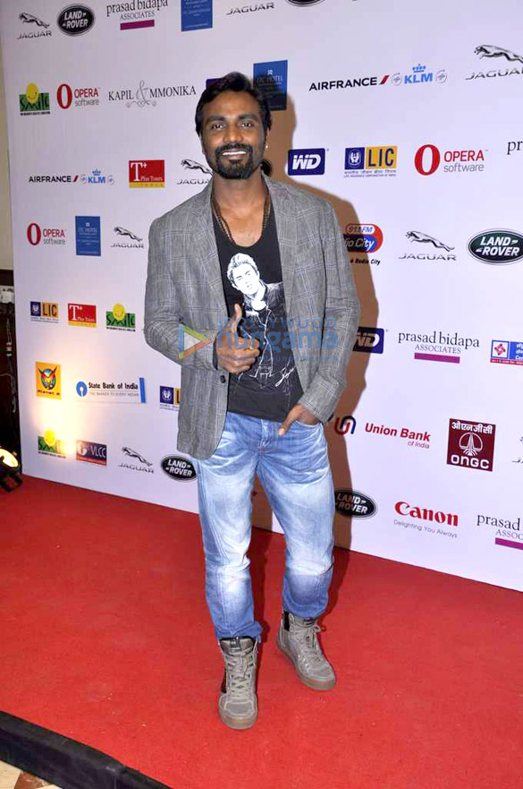 celebs walk the ramp at smile foundation fashion show 17