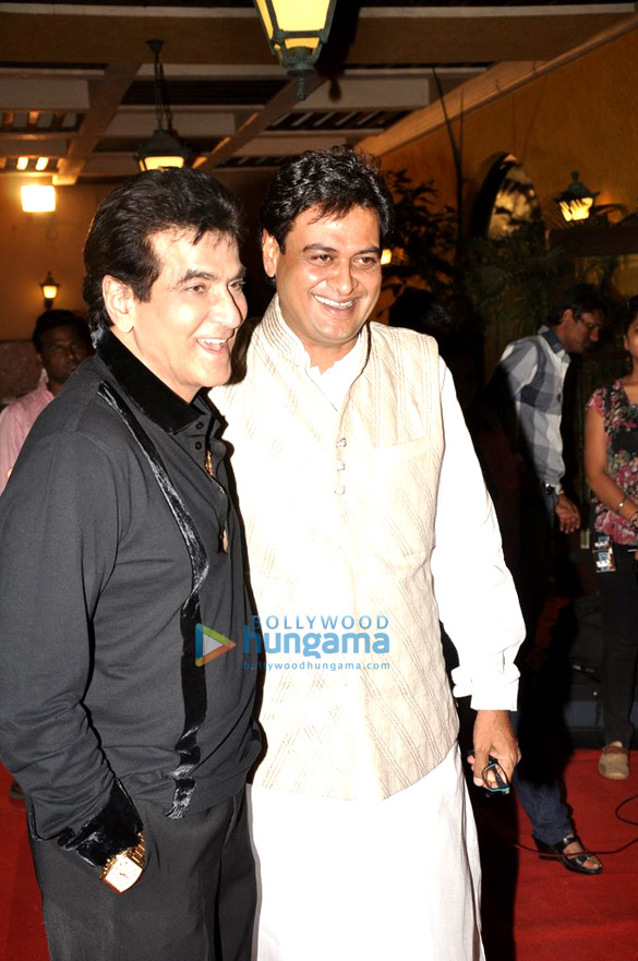 celebs at mushaira hosted by kapil sibal anu ranjan 2