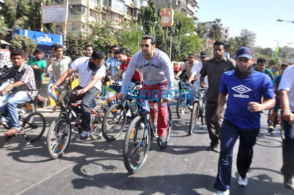 salman khan at rouble nagis art camp 15