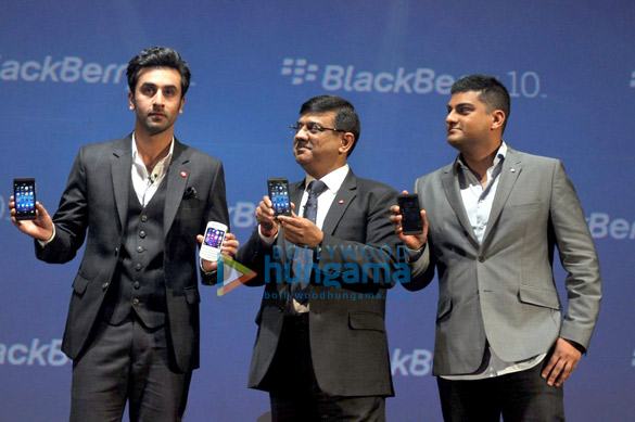 ranbir kapoor launches blackberry z10 in india 2