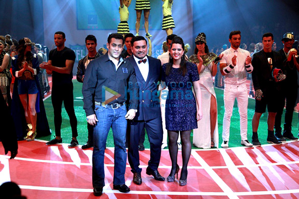 salman khan at ss13 splash fashion show in dubai 4