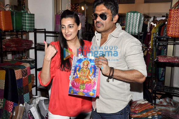 kajol at araishs exhibition 3