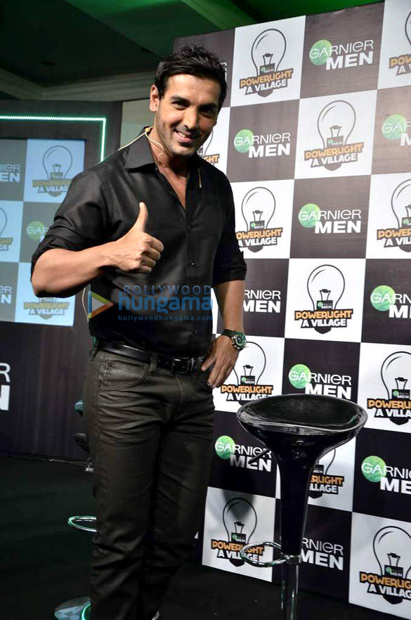 john abraham at garniers promotions 3