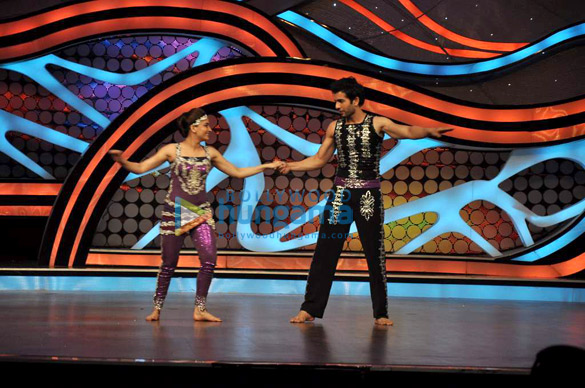 shilpa shetty with leading chefs on the sets of nach baliye 5 6