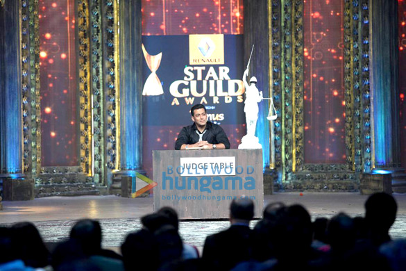 salman promotes jolly l l b with boman arshad at the star guild awards 2013 2