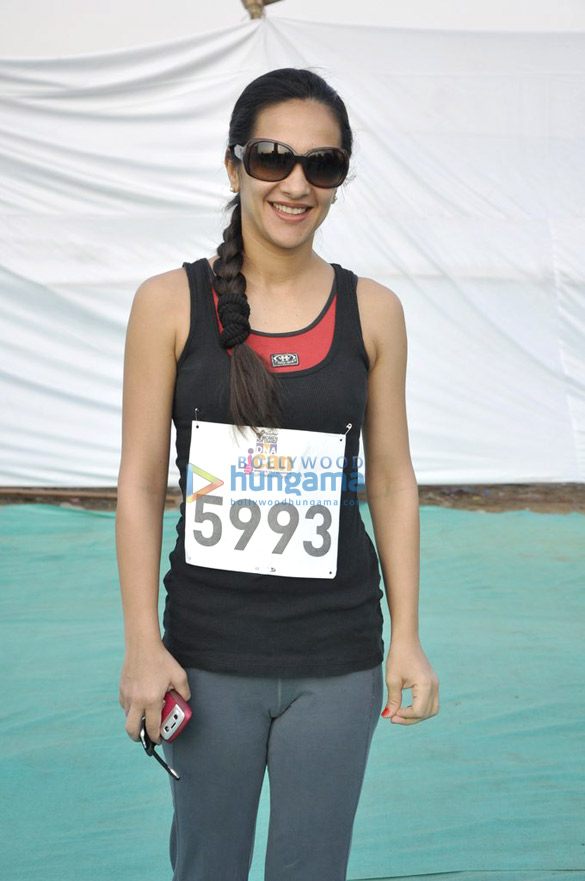 akshay jackky at dna womens half marathon 12
