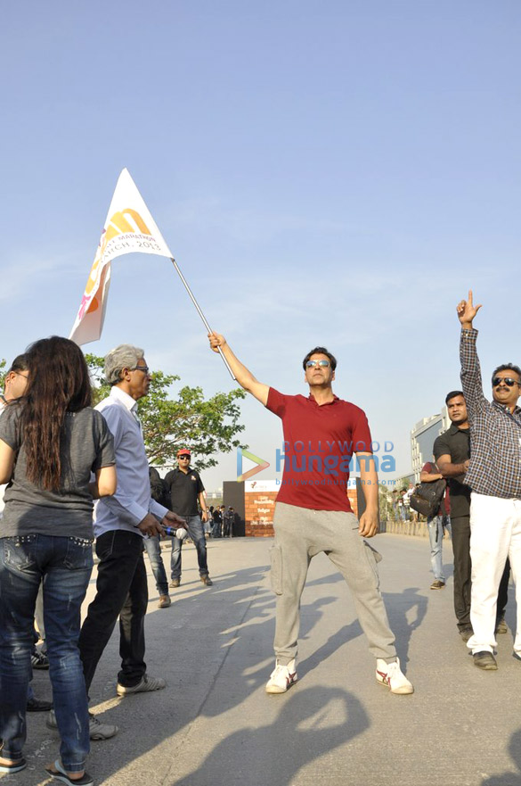 akshay jackky at dna womens half marathon 2