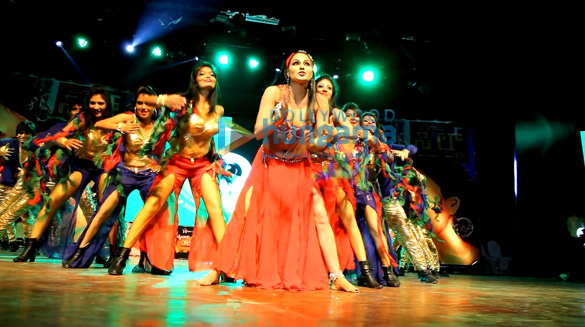 veena malik at the silk sakkath maga music launch 3