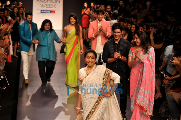 celebs walk for manish malhotras show at lakme fashion week 2013 day 1 7