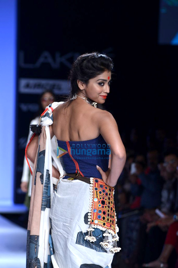 shriya walks for asmita marwa at lakme fashion week 2013 day 1 5