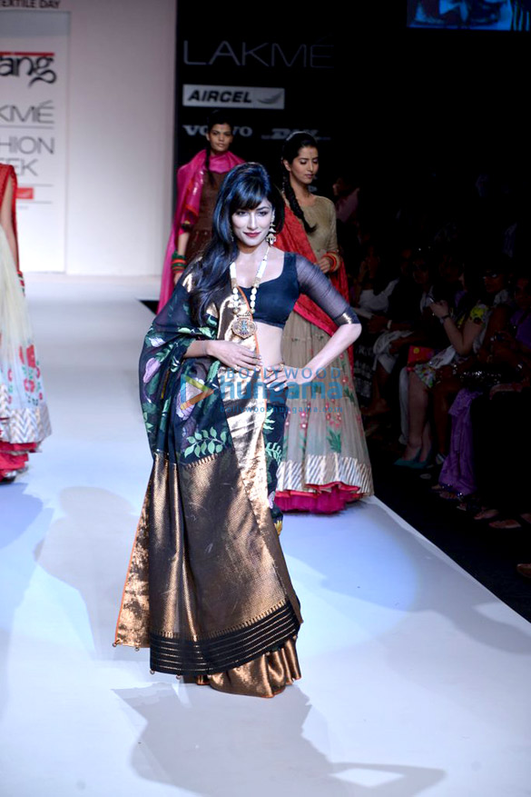 chitrangda singh walks for gaurang doshi at lakme fashion week 2013 7