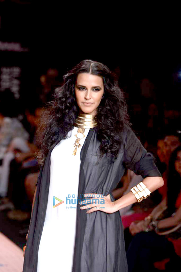 neha dhupia walks the ramp for save our tigers at lakme fashion week 2013 6