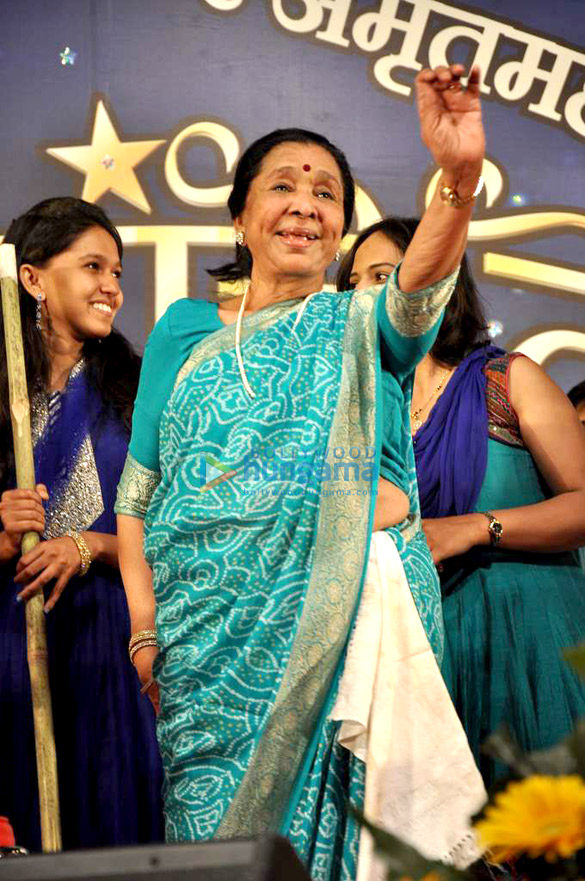lata asha at dinanath mangeshkar award 14