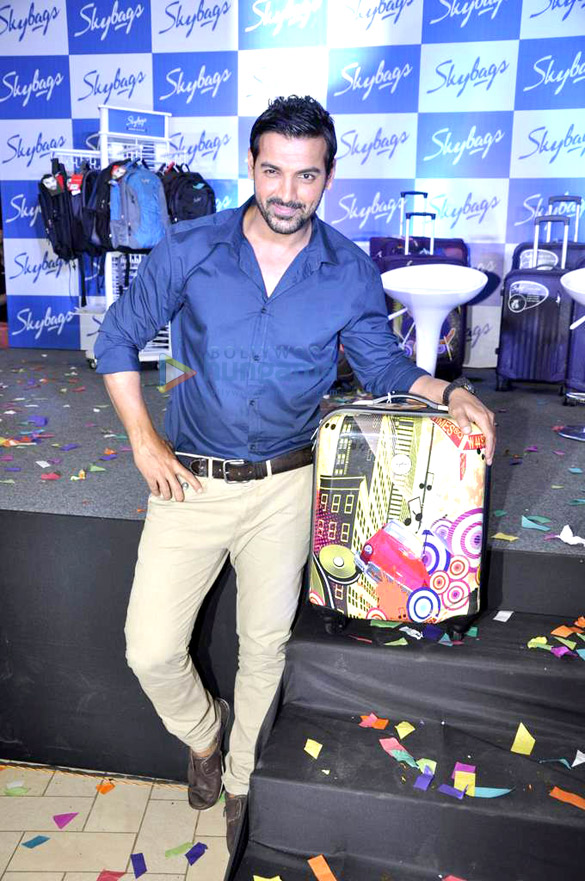 john abraham snapped promoting vip skybag 10