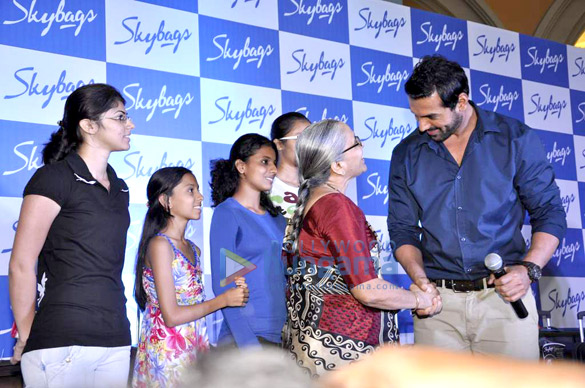john abraham snapped promoting vip skybag 9