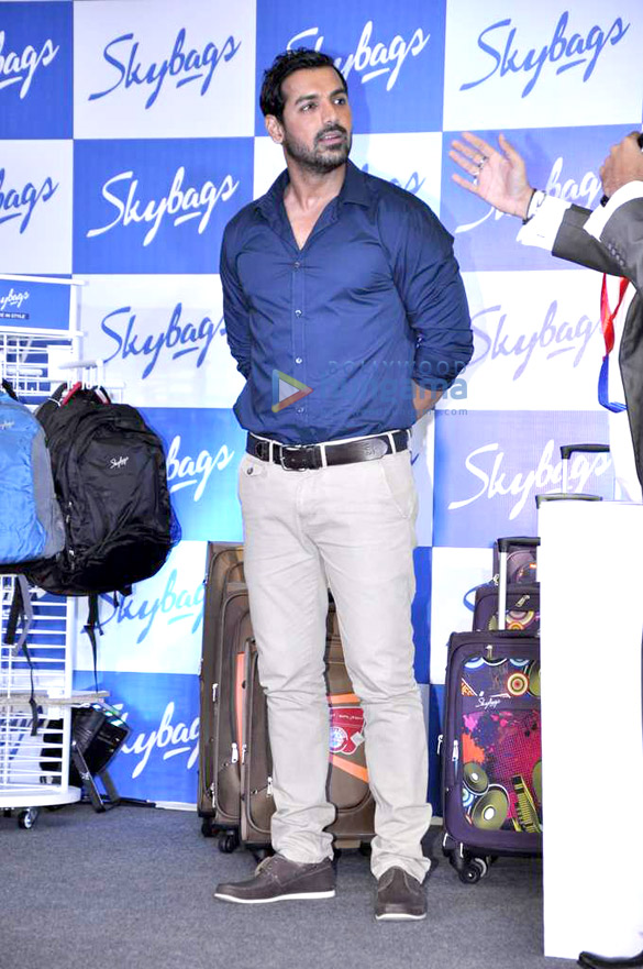 john abraham snapped promoting vip skybag 8