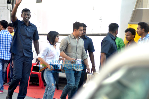 aamir khan snapped at mehboob studio 7
