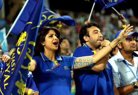 shilpa preity rohit roy snapped attending a match at ipl 6 2
