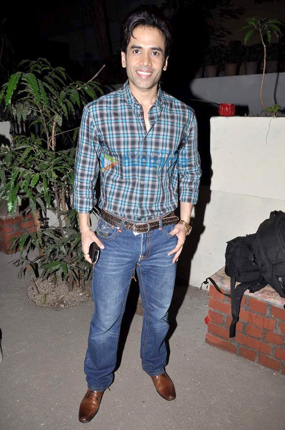launch of suchitra krishnamurthys the candlelight company store 14