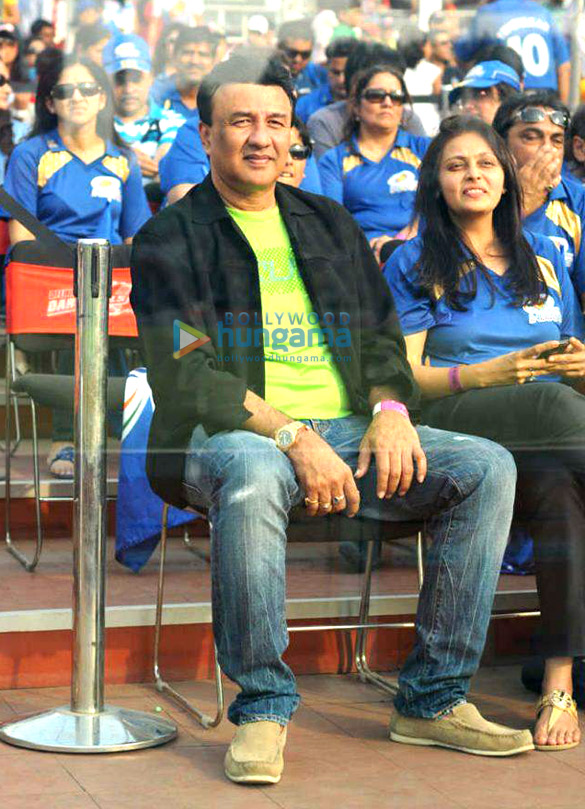 preity anu malik at the ipl 6 4
