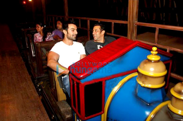 salman khan snapped at adlabs imagica 4