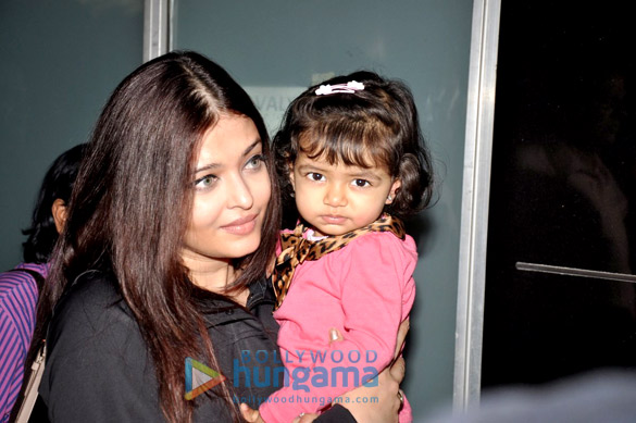 abhi ash aaradhya snapped arriving at the airport 3
