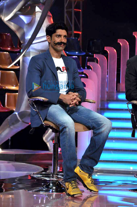 farhan snapped promoting his campaign mard at the ipl 6 6