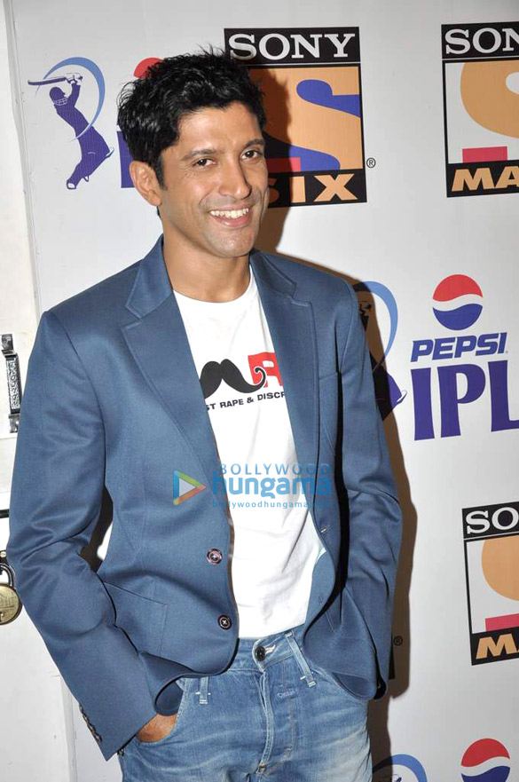 farhan snapped promoting his campaign mard at the ipl 6 12