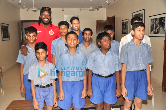 sid mallya and chris gayle visit happy home school for blind 3