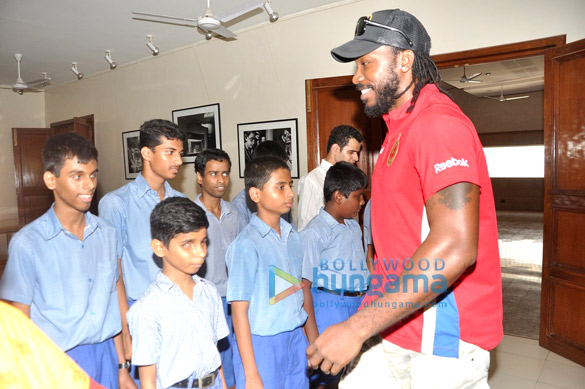 sid mallya and chris gayle visit happy home school for blind 6