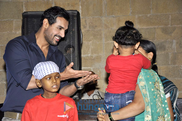 john abraham meets make a wish india foundation kids 3