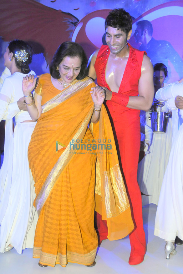 sandip soparrkars show born to love for international dance day 5