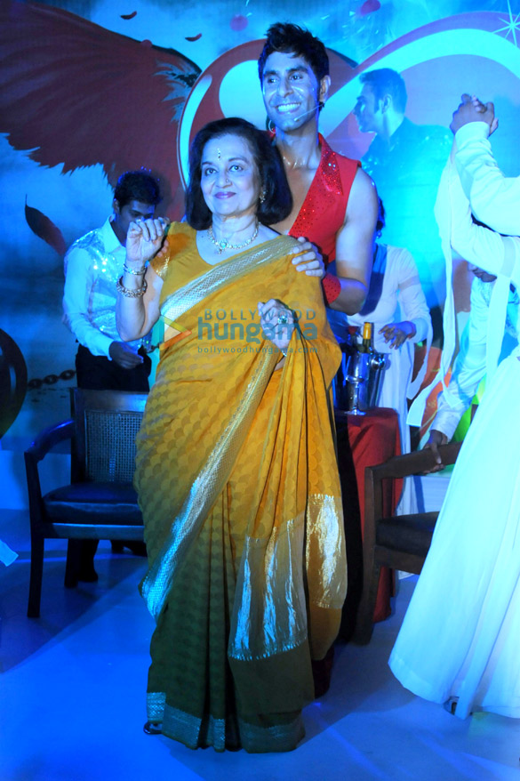 sandip soparrkars show born to love for international dance day 7
