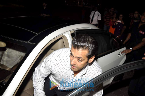 salman hrithik kareena at bharat n dorris hair make up awards 2013 32