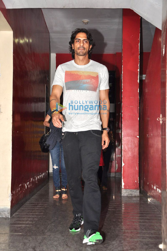 arjun rampal suzanne at the screening iron man 3 2