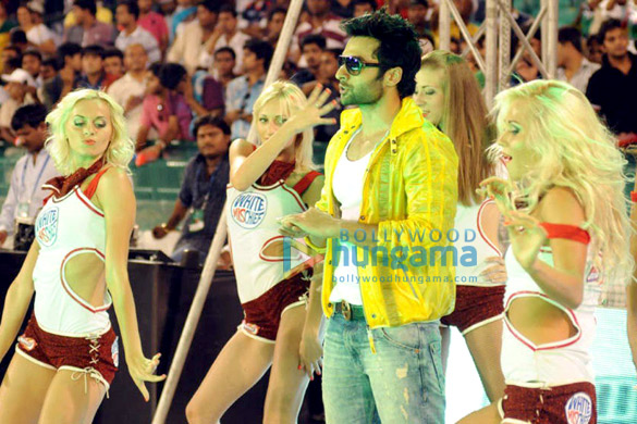 jackky bhagnani spotted cheering at the ipl 6 4