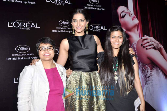 sonam kapoor launches loreal sunset collections 3