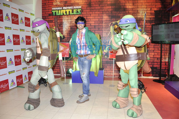 vidyut jamwal at the launch of teenage mutant ninja turtle toys at hamleys 9
