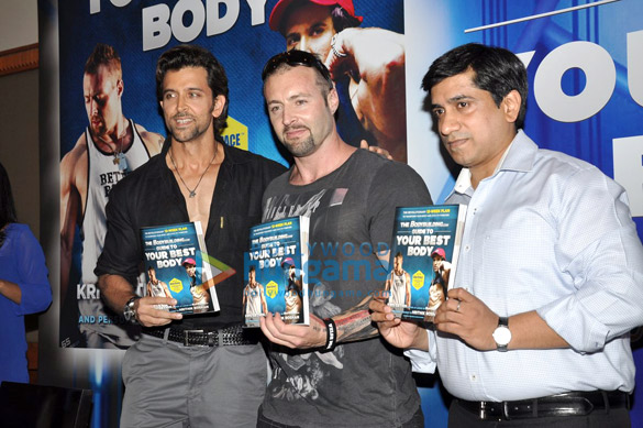 hrithik roshan unveils kris gethins book guide to your best body 3