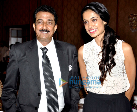 sarah jane dias monica bedi at all india achievers awards 17