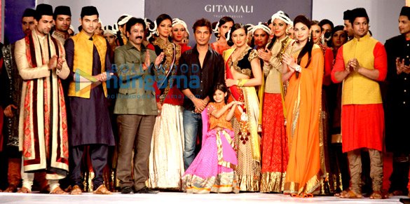 vikram phadnis at the rajasthan fashion week 2