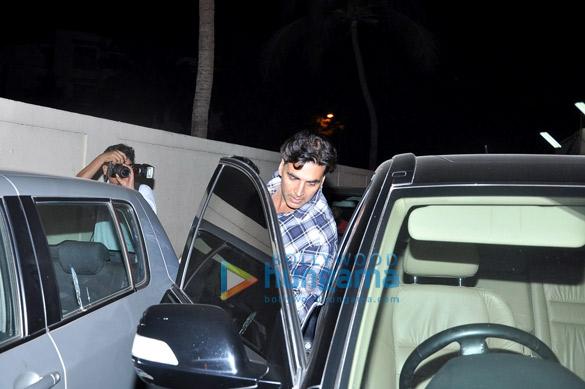 akshay kumar snapped at juhu pvr 4