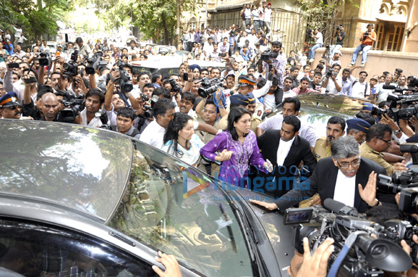 sanjay dutt surrenders before tada court 7